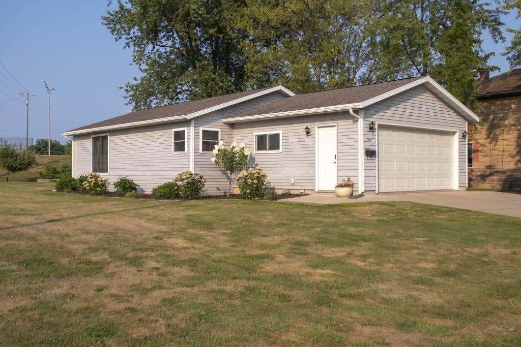 Photo of 701 E 2nd STREET, Marshfield, WI 54449 (MLS # 22603963)