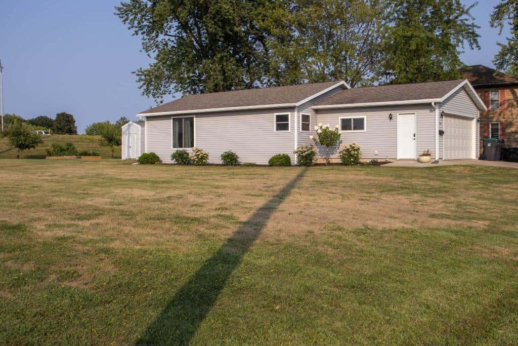 Photo of 701 E 2nd STREET, Marshfield, WI 54449 (MLS # 22603963)