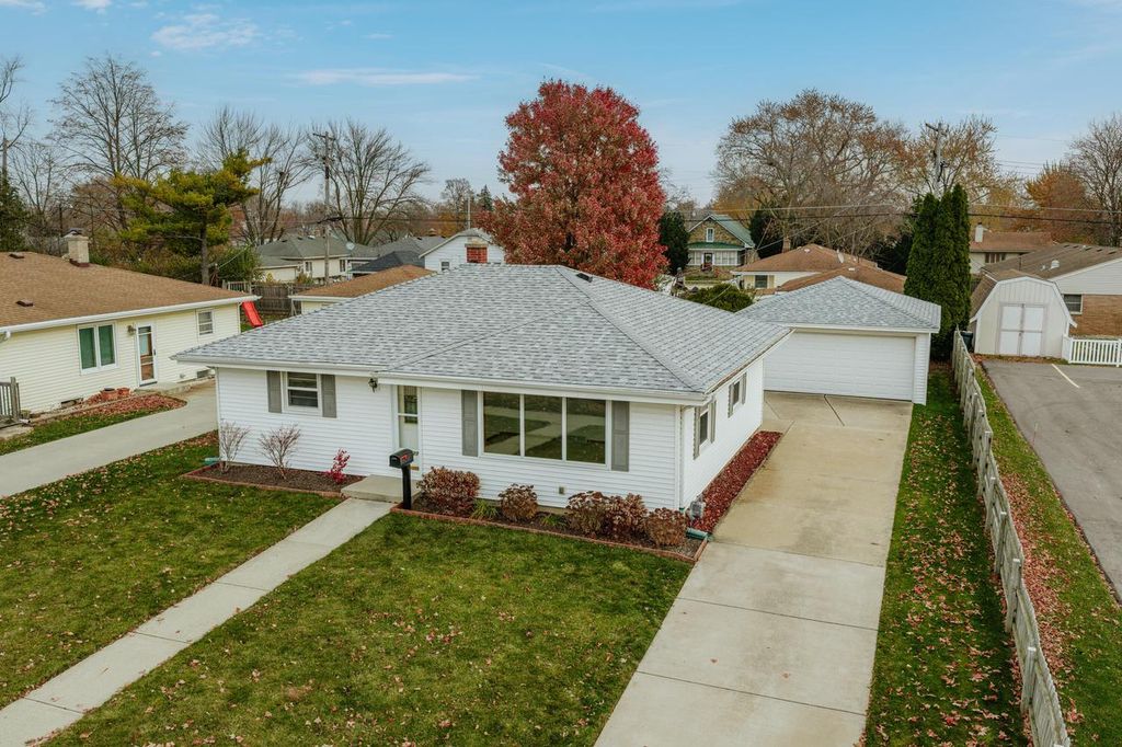 Photo of 2327 Ohio STREET, Racine, WI 53405 (MLS # 1943888)