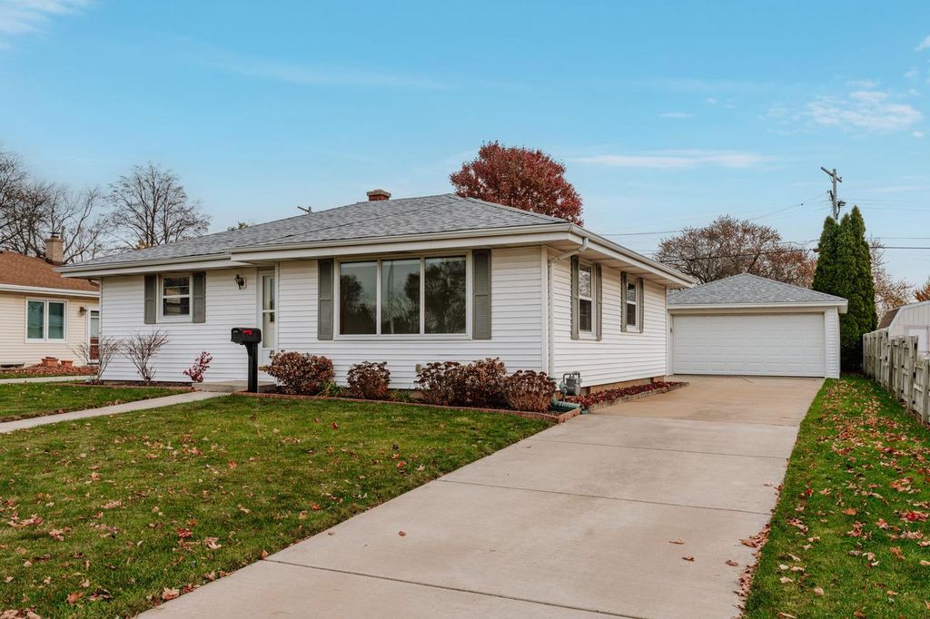Photo of 2327 Ohio STREET, Racine, WI 53405 (MLS # 1943888)