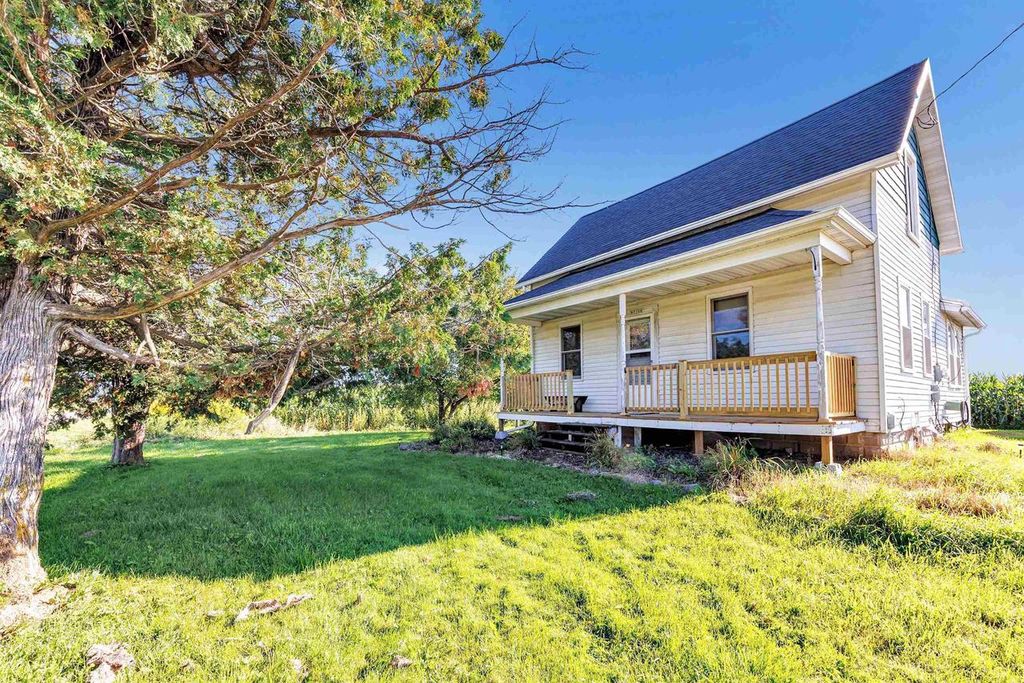 Photo of N7308 State Road 76, New London, WI 54961 (MLS # 50321294)