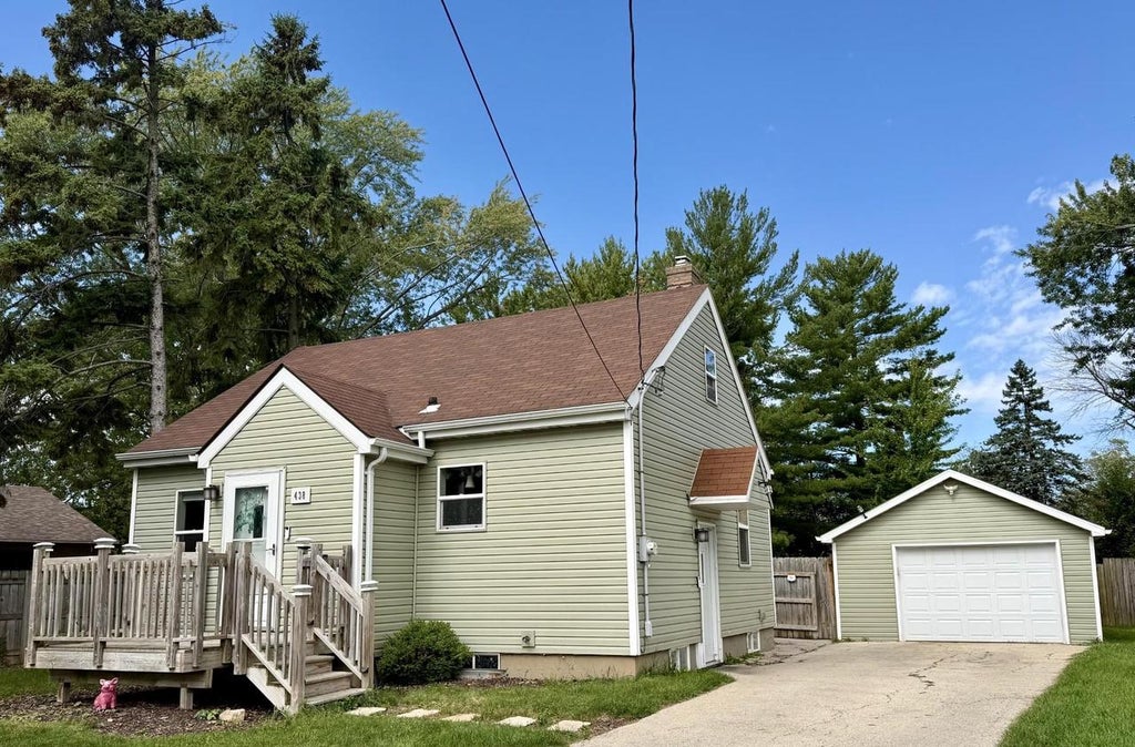 Photo of 438 W Foster STREET, Appleton, WI 54915 (MLS # 2032673)
