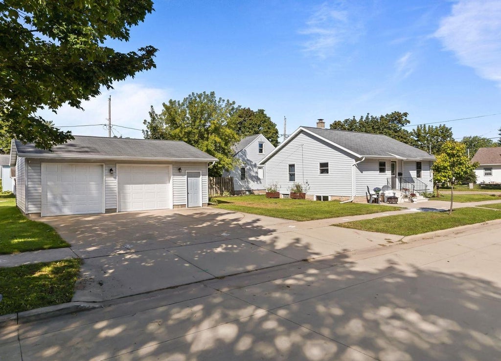 Photo of 121 E Second STREET, Kimberly, WI 54136 (MLS # 50333392)