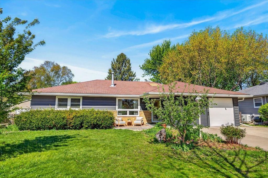Photo of 492 Hilton DRIVE, Madison, WI 53711 (MLS # 2022620)