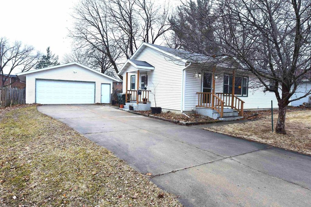Photo of 636 N Bird STREET, Sun Prairie, WI 53590 (MLS # 2017856)