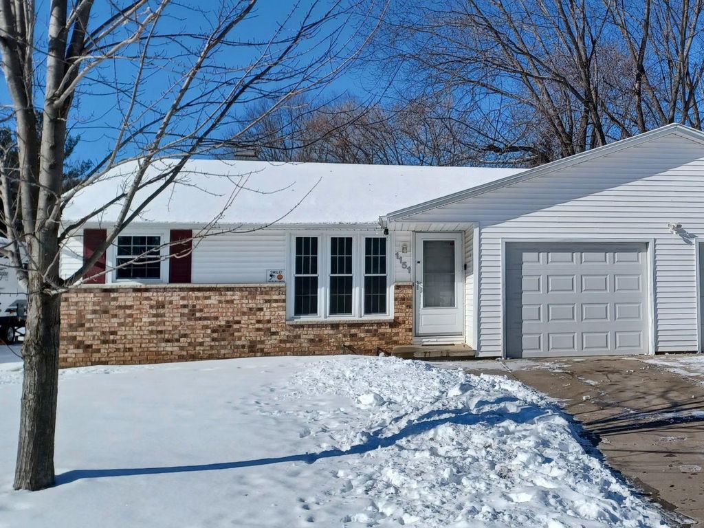 Photo of 1151 Rockwell ROAD, Green Bay, WI 54313 (MLS # 50320868)