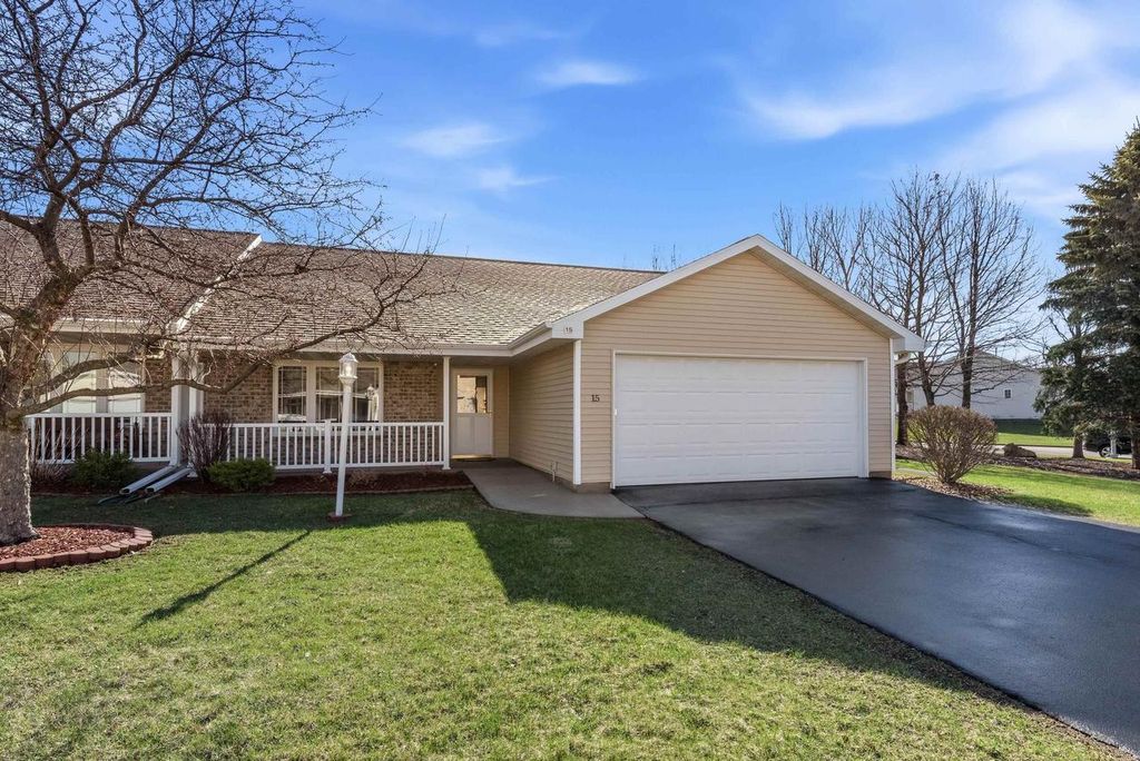 Photo of 15 Stone Castle DRIVE, Fond Du Lac, WI 54935 (MLS # 50323684)