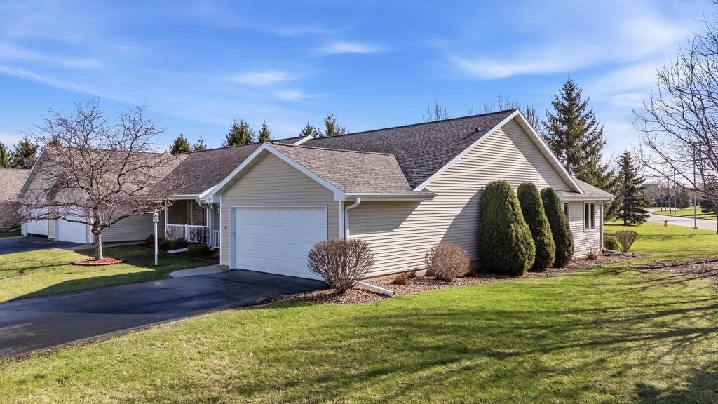 Photo of 15 Stone Castle DRIVE, Fond Du Lac, WI 54935 (MLS # 50323684)