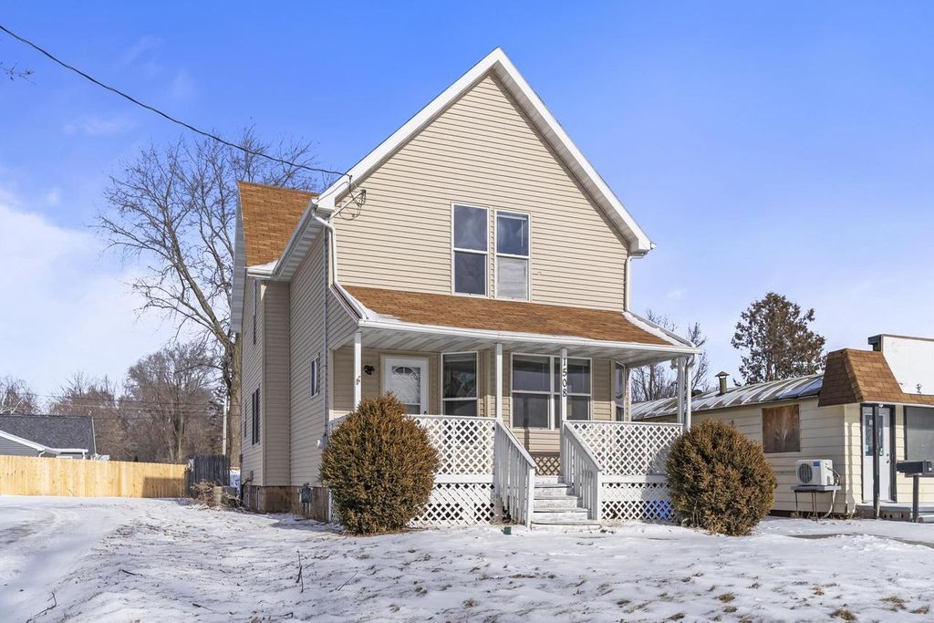 Photo of 1508 E Wisconsin AVENUE, Appleton, WI 54911 (MLS # 50320393)