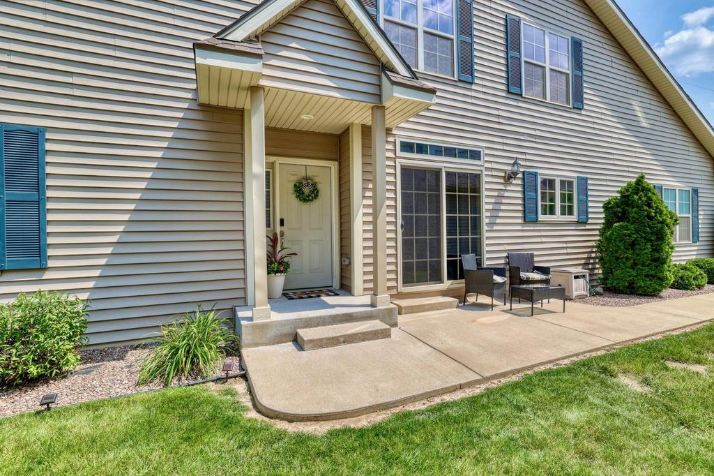 Photo of 1333 Niagara STREET, Waukesha, WI 53186 (MLS # 1937625)