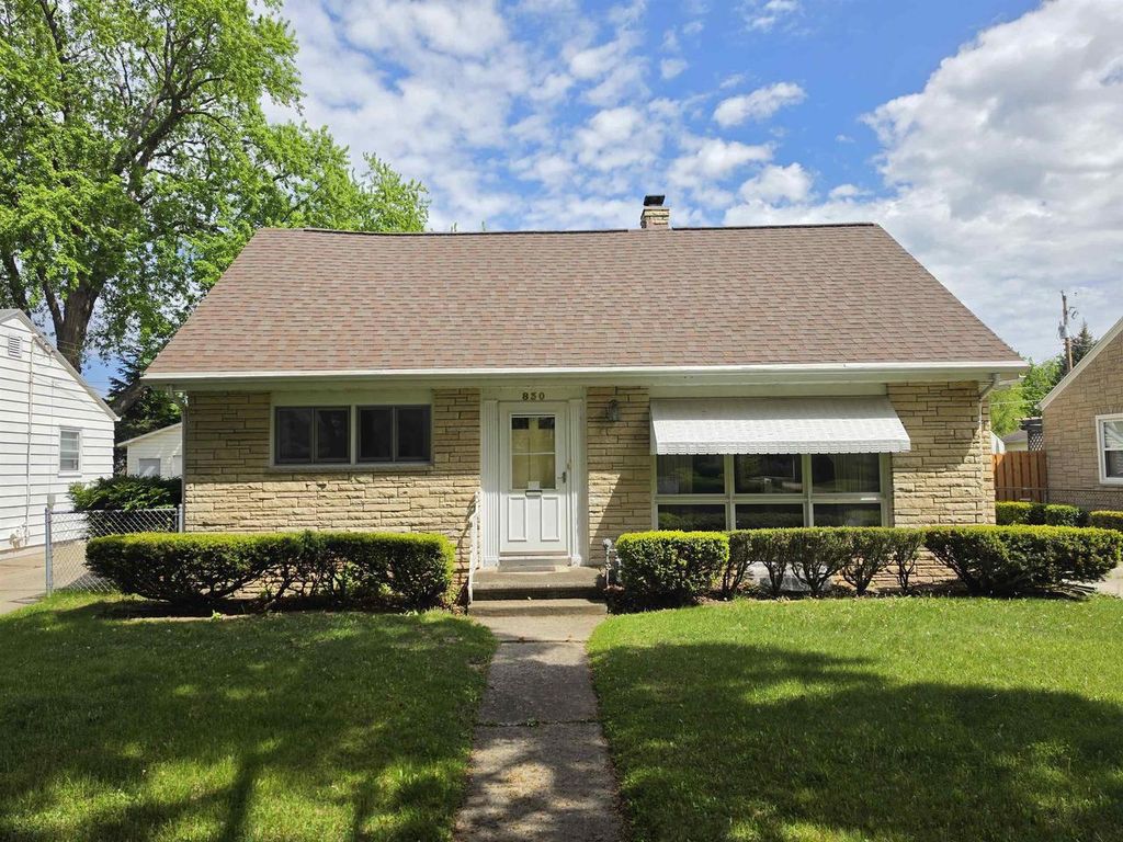 Photo of 830 Winford AVENUE, Green Bay, WI 54303 (MLS # 50326019)