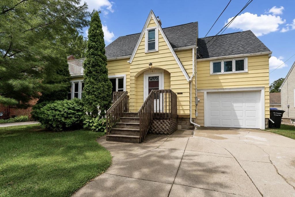 Photo of 1621 N Division STREET, Appleton, WI 54911 (MLS # 50332154)