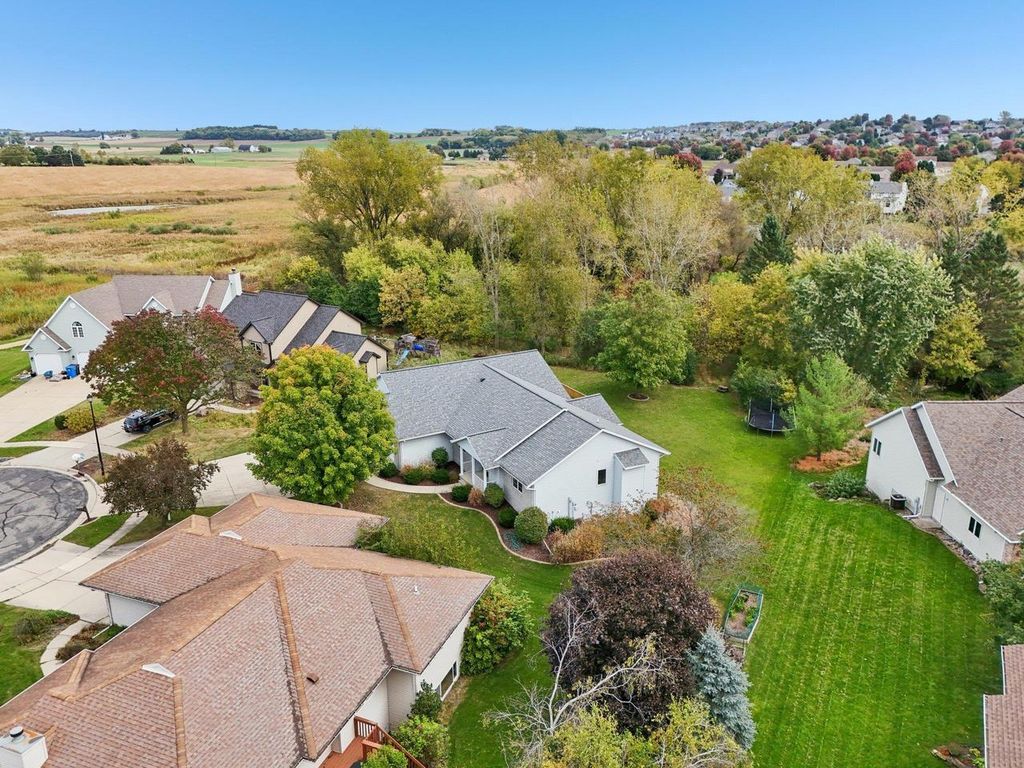 Photo of 919 Lochmoore DRIVE, Waunakee, WI 53597 (MLS # 2012535)