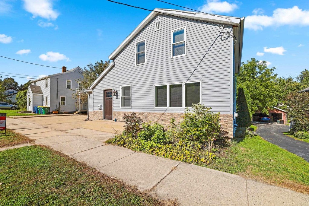 Photo of 1123 Crooks STREET, Green Bay, WI 54301 (MLS # 50333454)