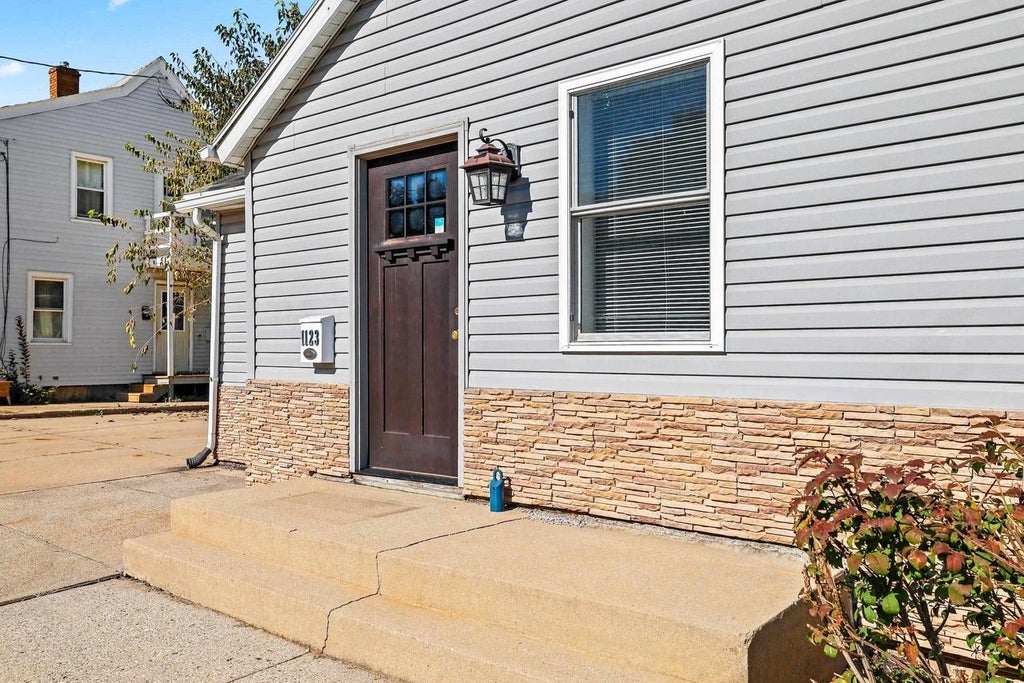Photo of 1123 Crooks STREET, Green Bay, WI 54301 (MLS # 50333454)