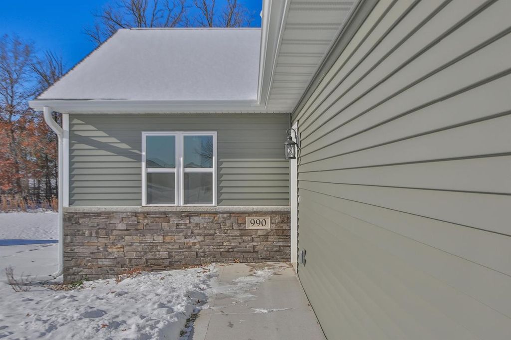 Photo of 990 Morning Star LANE, Plover, WI 54467 (MLS # 22505385)