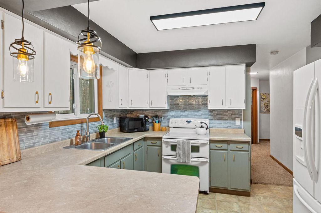 Photo of 1011 Port ROAD, Port Edwards, WI 54469 (MLS # 22600982)