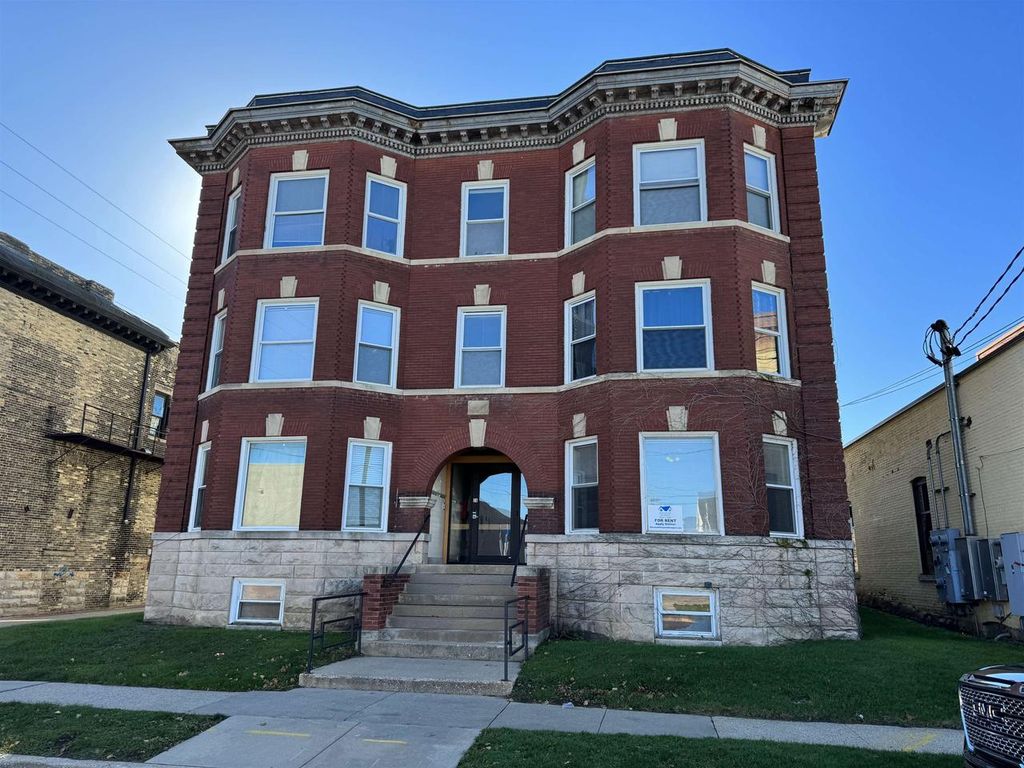 Photo of 15 N High STREET, Janesville, WI 53548 (MLS # 2018577)