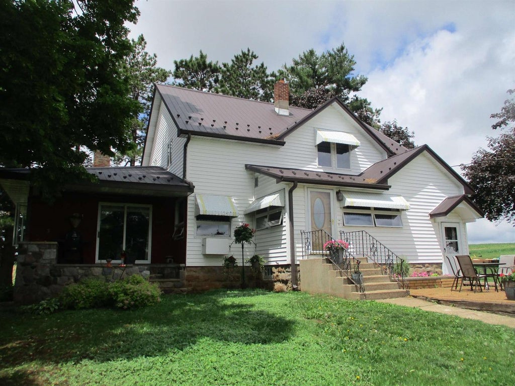 Photo of E3976 Lake ROAD, Hillpoint, WI 53937 (MLS # 2025774)