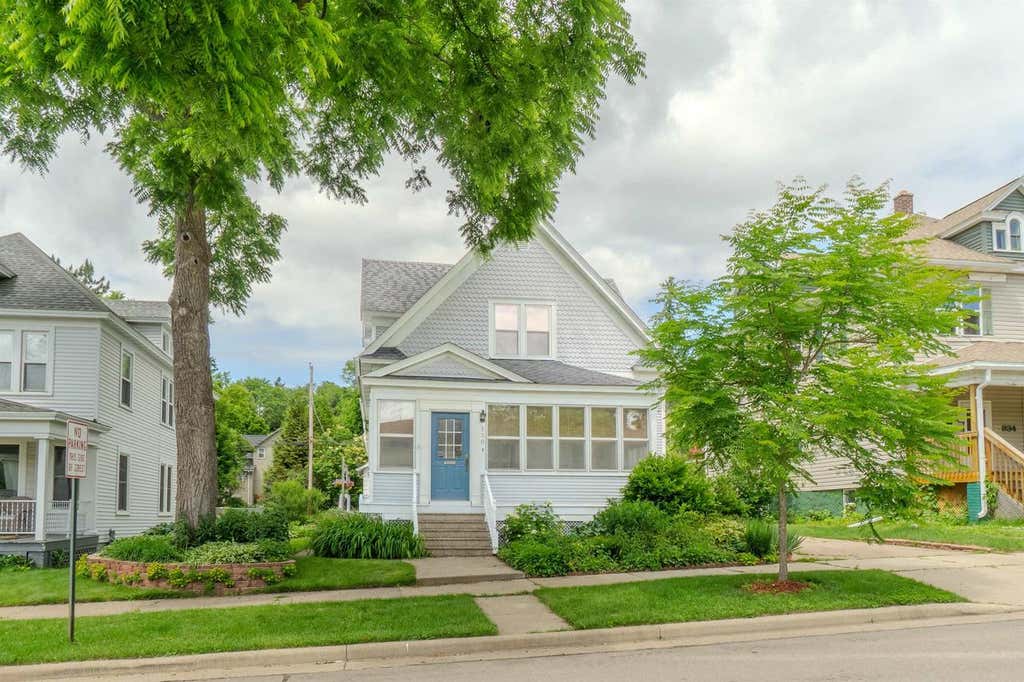 Photo of 930 Washington STREET, Wausau, WI 54403 (MLS # 22603726)