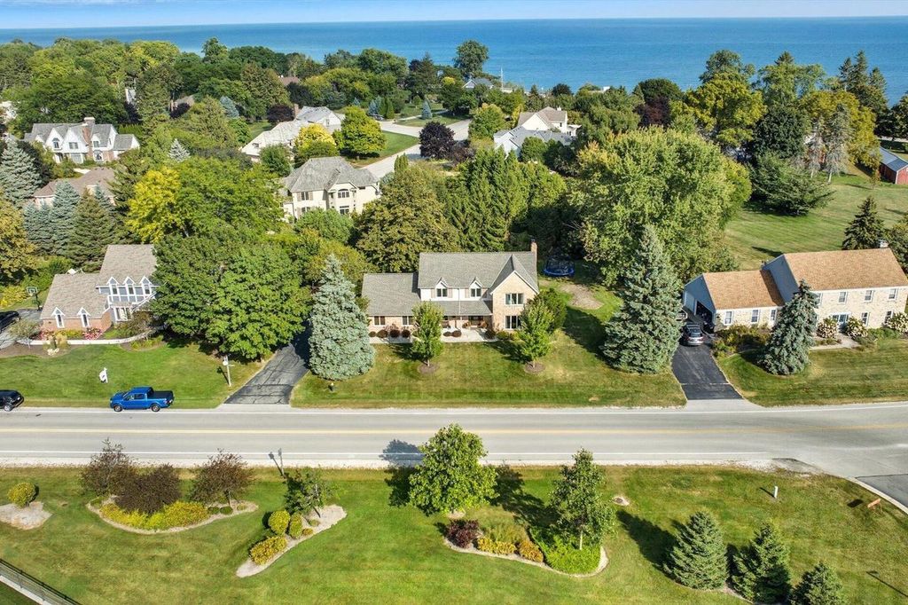 Photo of 4253 Lake Meadow DRIVE, Wind Point, WI 53402 (MLS # 1934946)