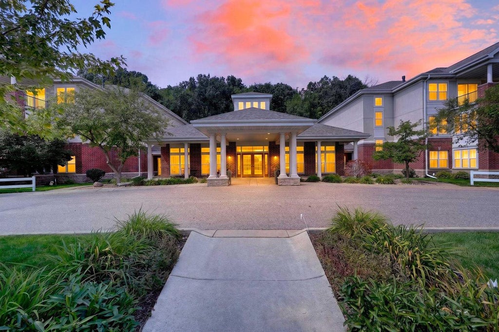 Photo of 8510 Greenway BOULEVARD #104, Middleton, WI 53562 (MLS # 2029617)