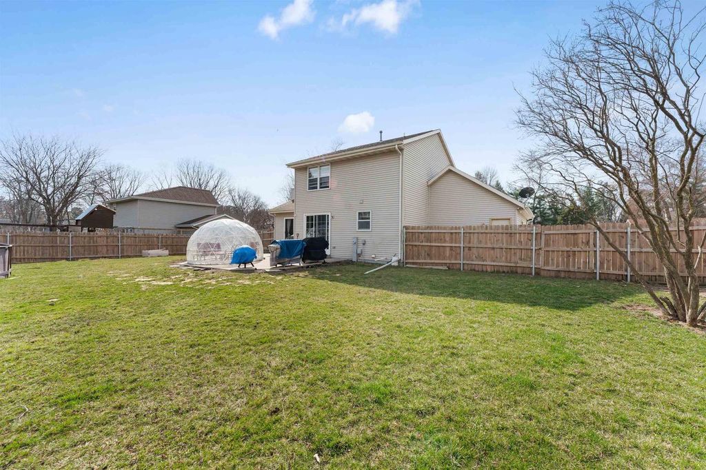 Photo of 1320 Montclair PLACE, Fort Atkinson, WI 53538 (MLS # 2019501)