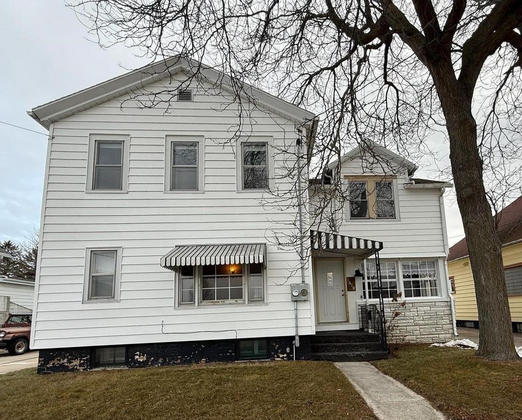 Photo of 1610 17th STREET, Two Rivers, WI 54241 (MLS # 50319347)