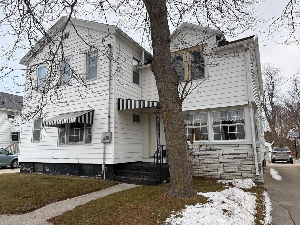 Photo of 1610 17th STREET, Two Rivers, WI 54241 (MLS # 50319347)