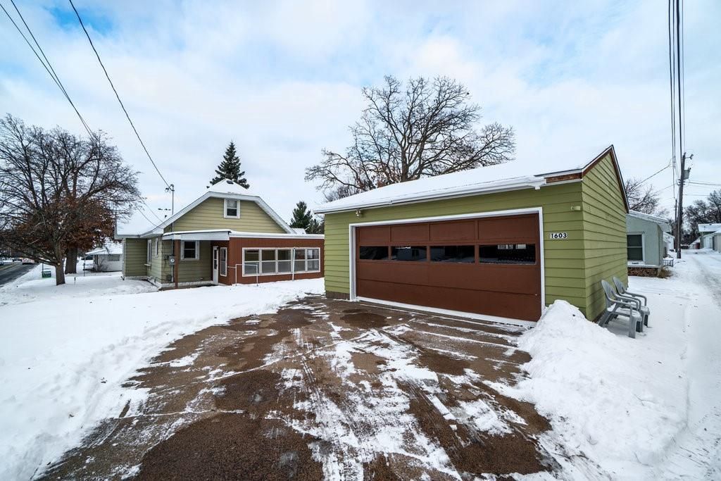 Photo of 1603 Woodland AVENUE, Eau Claire, WI 54701 (MLS # 1597346)