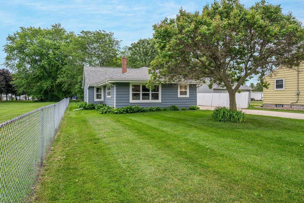 Photo of N9017 Lakeshore DRIVE, Van Dyne, WI 54979 (MLS # 50327844)