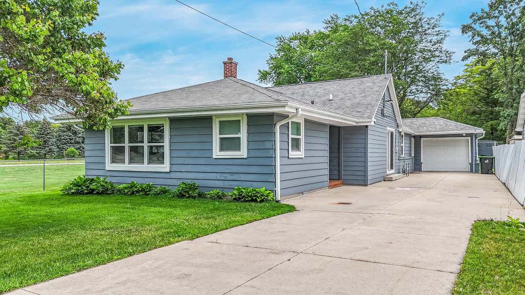 Photo of N9017 Lakeshore DRIVE, Van Dyne, WI 54979 (MLS # 50327844)