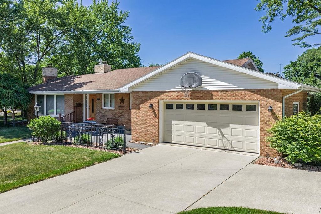 Photo of 215 8th STREET, Reedsburg, WI 53959 (MLS # 2024798)