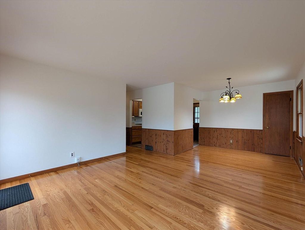 Photo of W60N761 Jefferson AVENUE, Cedarburg, WI 53012 (MLS # 1953479)