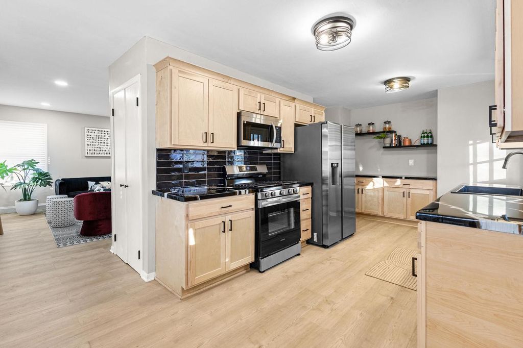 Photo of 4068 N 72nd St STREET, Milwaukee, WI 53216 (MLS # 1945753)