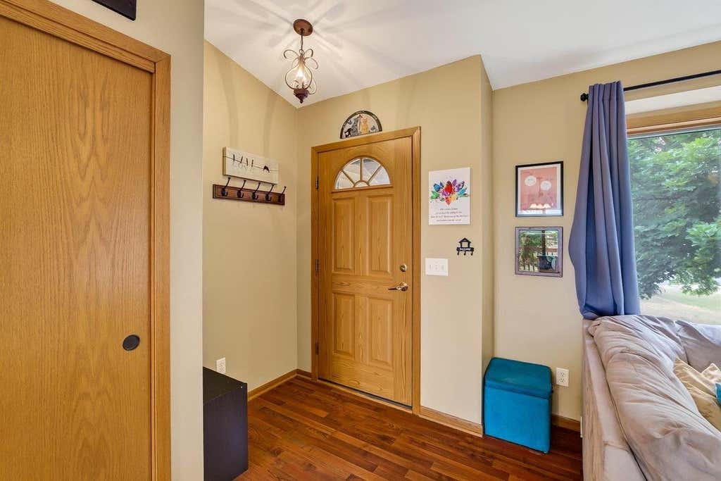 Photo of 6 Autumn Jade COURT, Madison, WI 53719 (MLS # 2026372)