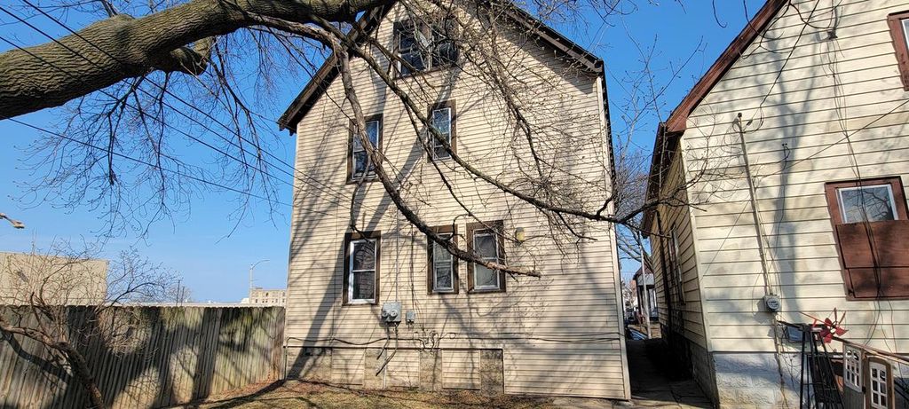 Photo of 2873 N 34th STREET #2875, Milwaukee, WI 53210 (MLS # 1956410)