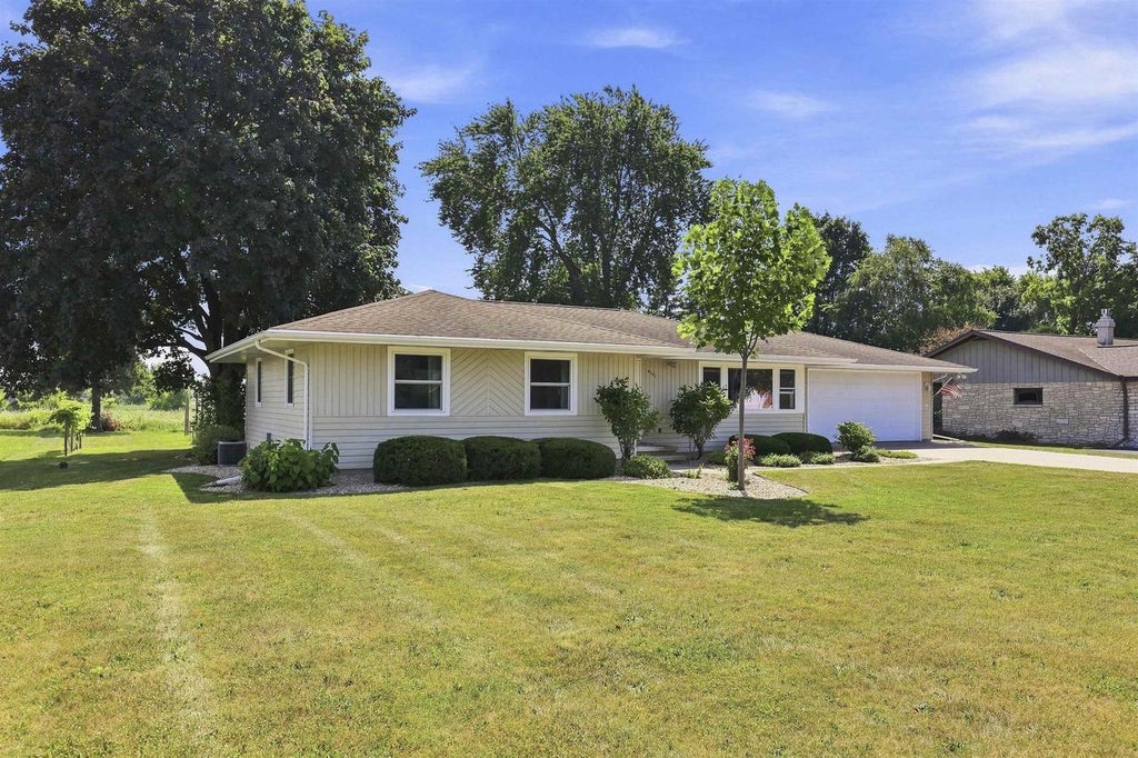 Photo of 4521 W Capitol DRIVE, Appleton, WI 54913 (MLS # 50331360)