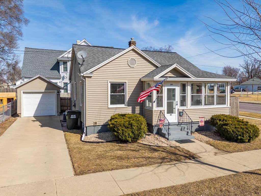 Photo of 201 W Burns STREET, Portage, WI 53901 (MLS # 2029325)