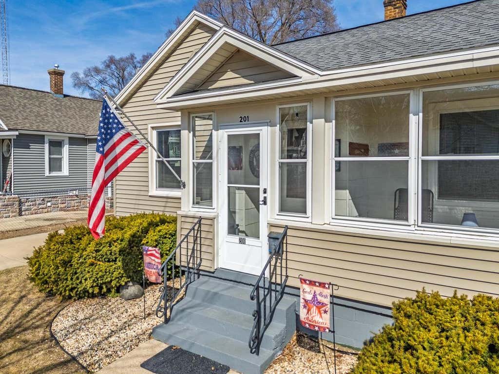 Photo of 201 W Burns STREET, Portage, WI 53901 (MLS # 2029325)