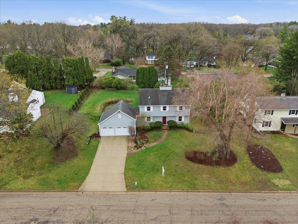 Photo of 2830 Grandview BOULEVARD, Madison, WI 53713 (MLS # 2020436)