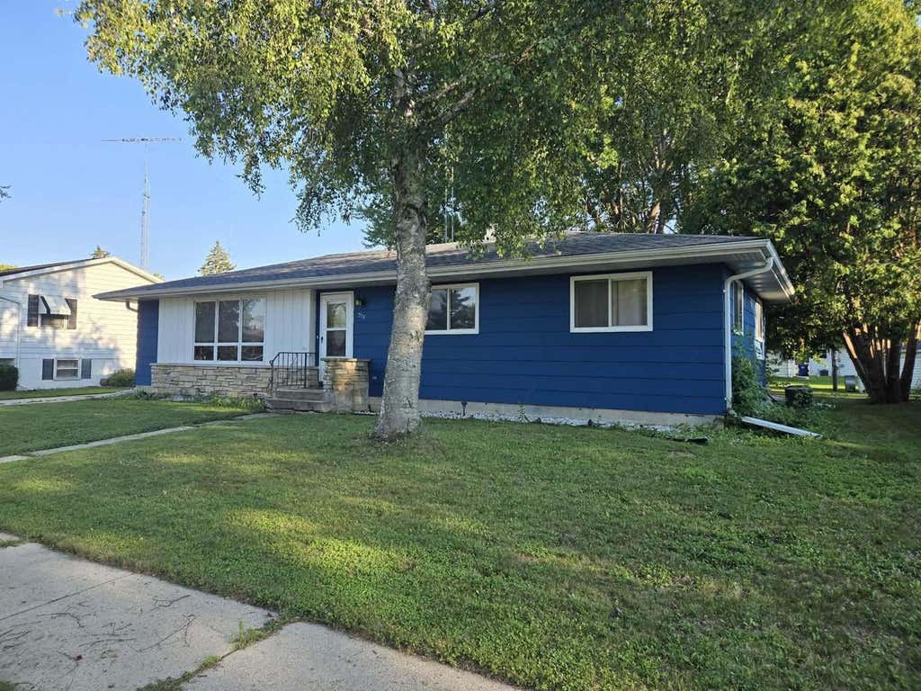 Photo of 215 Center STREET, North Fond Du Lac, WI 54937 (MLS # 50330320)