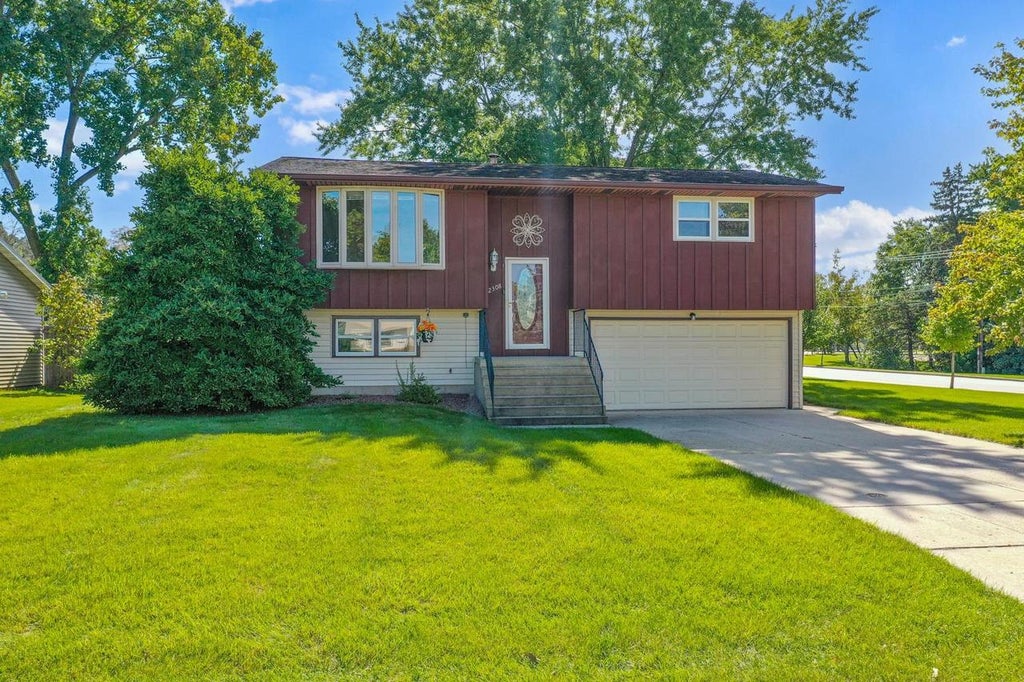 Photo of 2308 Jubilee DRIVE, Green Bay, WI 54311 (MLS # 50333267)