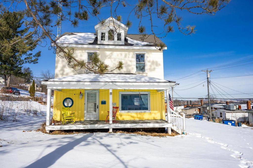 Photo of 203 Franklin STREET, Elroy, WI 53929 (MLS # 2017549)