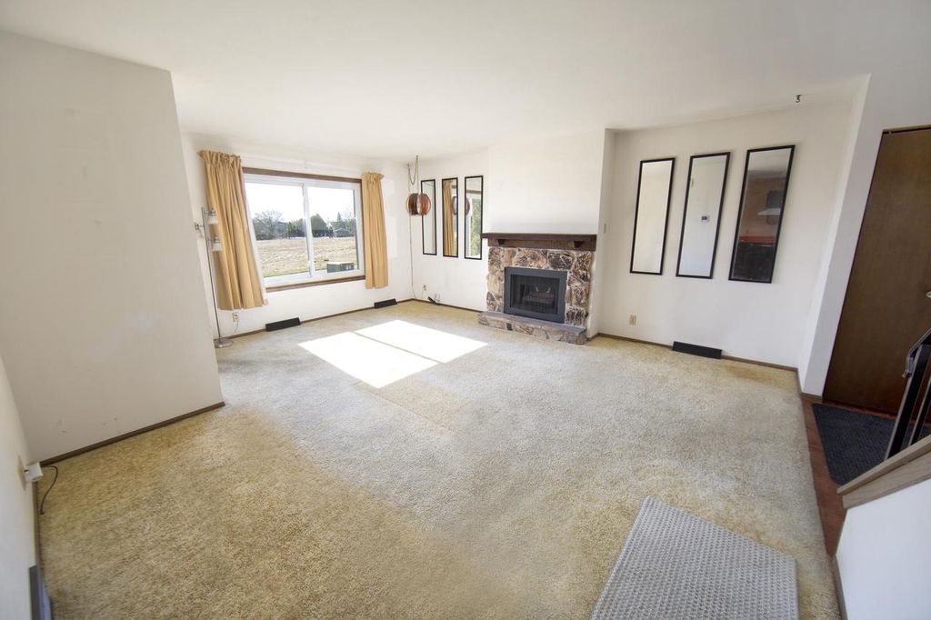 Photo of 7222 S Delaine DRIVE, Oak Creek, WI 53154 (MLS # 1956106)