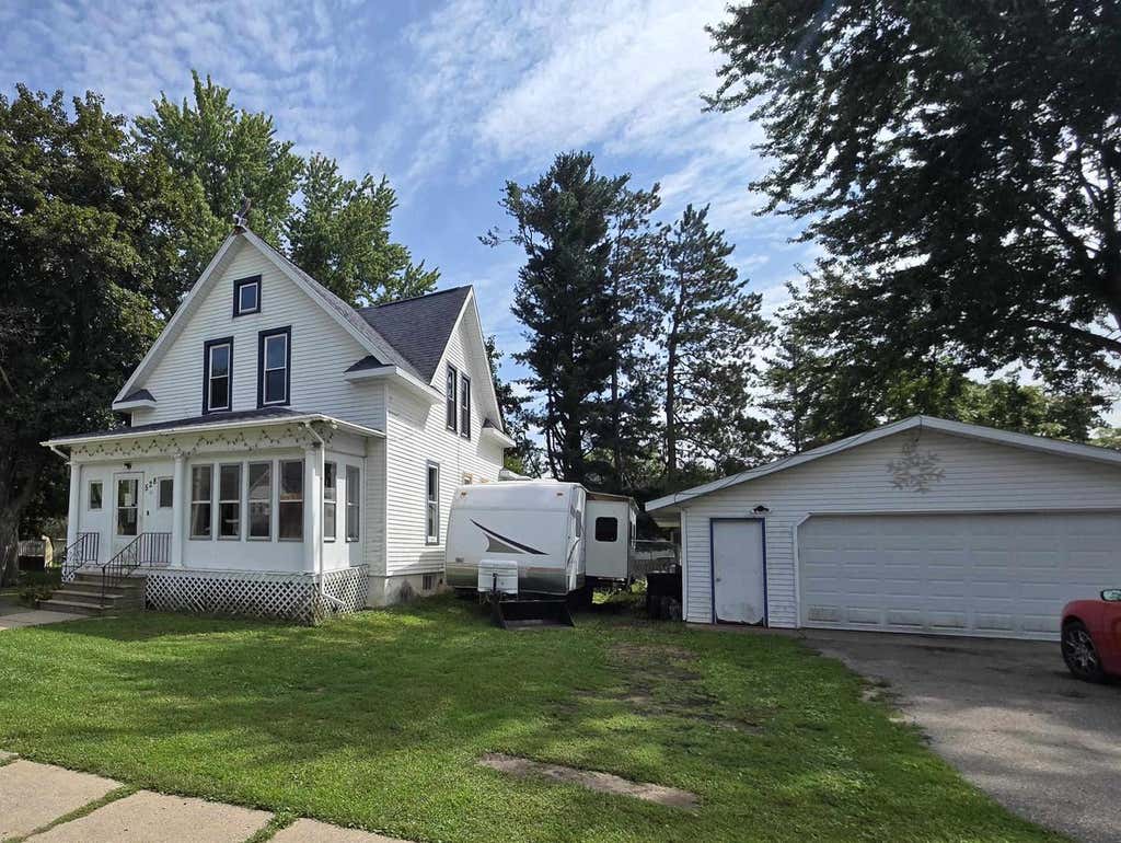 Photo of 528 Park AVENUE, Wild Rose, WI 54984 (MLS # 50331784)