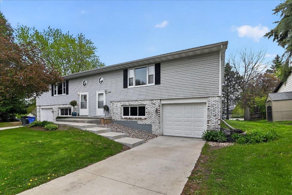 Photo of 2660-2658 Chesapeake DRIVE, Fitchburg, WI 53719 (MLS # 2022519)