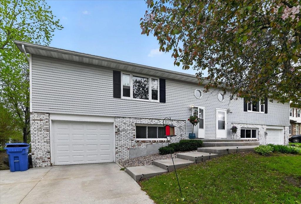 Photo of 2660-2658 Chesapeake DRIVE, Fitchburg, WI 53719 (MLS # 2022519)