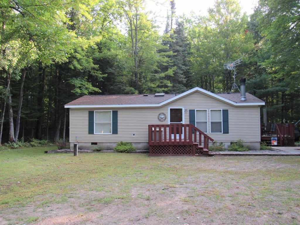 Photo of 15590 Valentine LANE, Mountain, WI 54149 (MLS # 50324131)