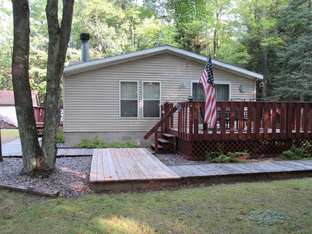 Photo of 15590 Valentine LANE, Mountain, WI 54149 (MLS # 50324131)